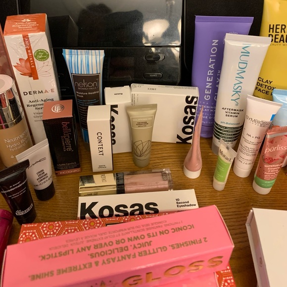 MAKEUP AND SKINCARE BUNDLE OF 35 NEW ITEMS NAME BRANDS - Picture 3 of 10